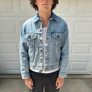 Vintage Mid-80s Men's Levi's Medium Wash Denim Trucker Jacket Size 42